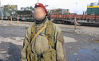 Żołnierz WW MWD ze Smerszem z ładownicami starego typu. Obok ładownic widać także jedną z kabur produkcji SSO. (for. RomanS, 2007r.)