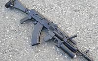 AK-103 z zamontowanym granatnikiem GP-30M.