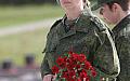 Nietypowy mundur (wyraźnie widoczne guziki kanadyjskie) w białoruskim kamuflażu. Zdjęcie z ćwiczeń Zapad 2009. (fot. www.mod.mil.by)